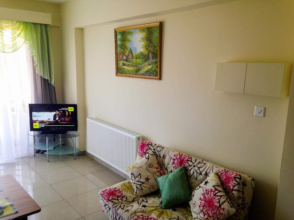 Apartment Nearby Golden Coast Протарас Экстерьер фото